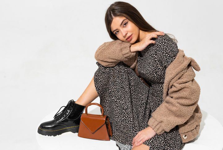 What To Wear To A Holiday Party: An Expert Guide
